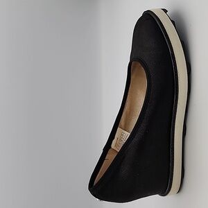 Black Heels with Stylish Slip-On Comfort and Fabric Material